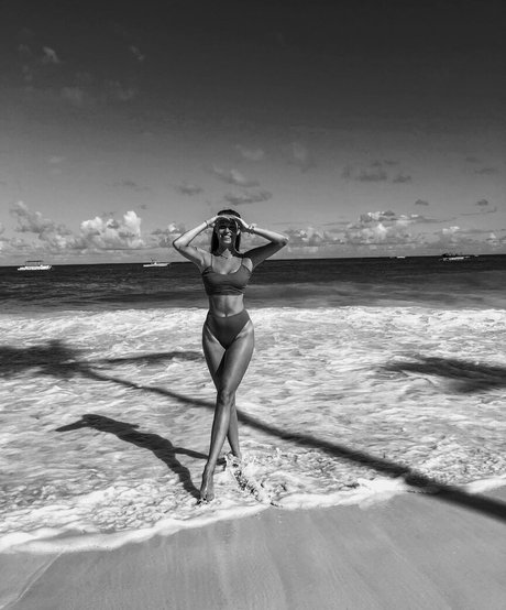 Izabella Krzan perfect star pics