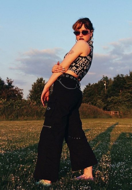 goth milf onlyfans nude archive