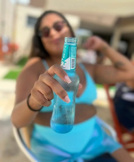 Sofia Mendonca naked model pic