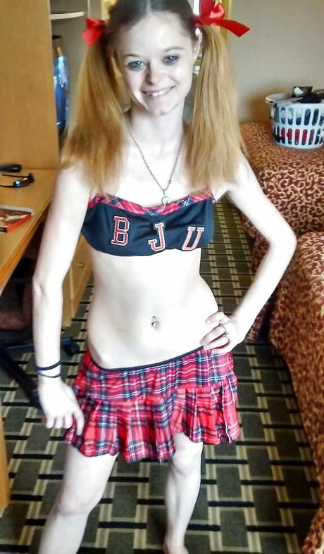 PhoebeXXXLynnXX nudes pornstar gallery