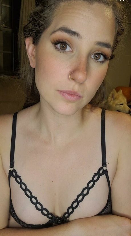 Lizzie All Day pornstar sexy gallery