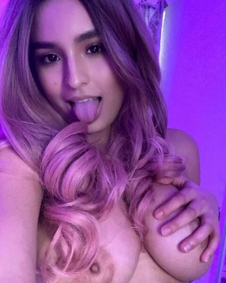 Daisie Sinn porn star pics