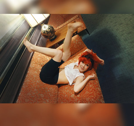 Aara Lee pornstar nude pictures