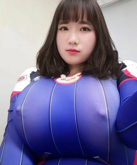 LoveMin star naked images