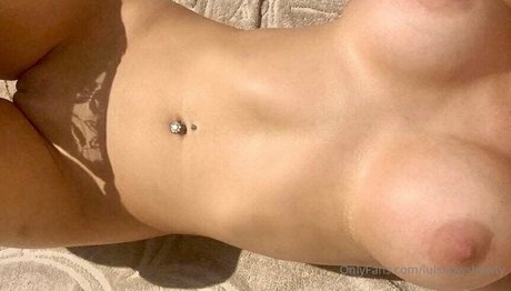 Lulsnowshawty pornstar nude photo