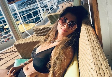 Meredithblake model best image