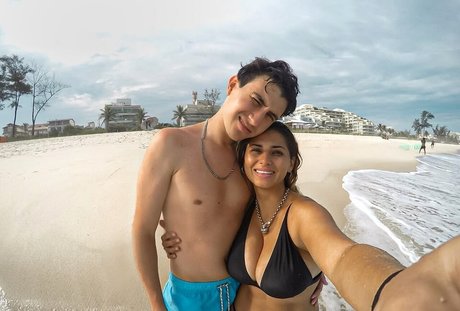 Meredithblake model nude img