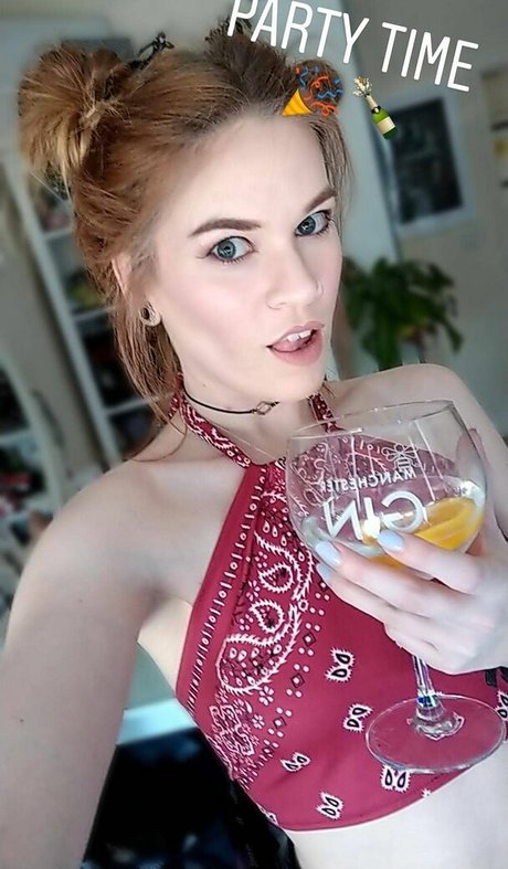 Hollie Bennett star pornographic pics