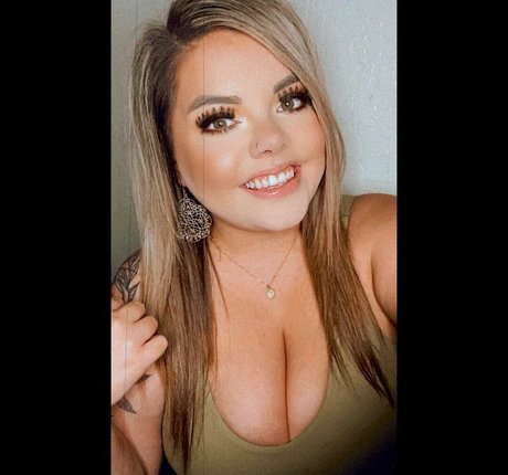 Lilly Zamora beautiful model galleries