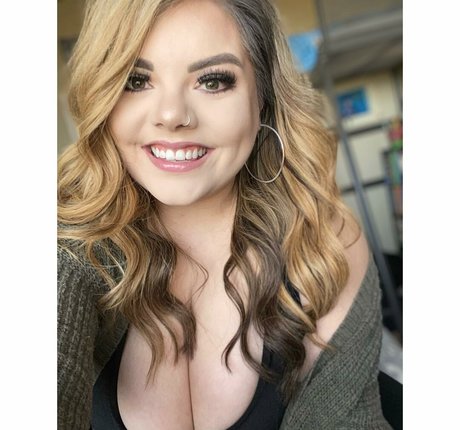 Lilly Zamora naked pornstar photo