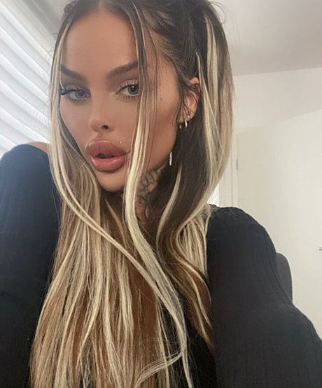 lola official exclusive actress gallery