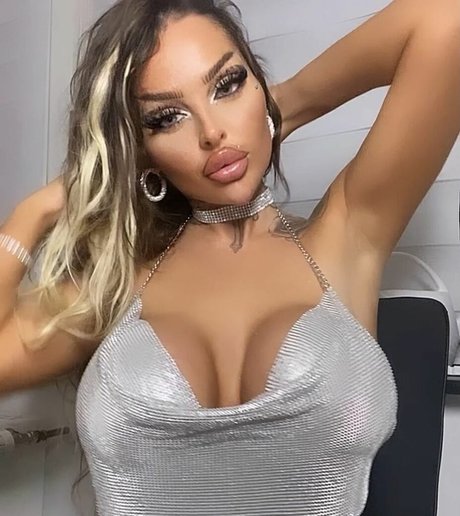 lola official perfect pornstar photos