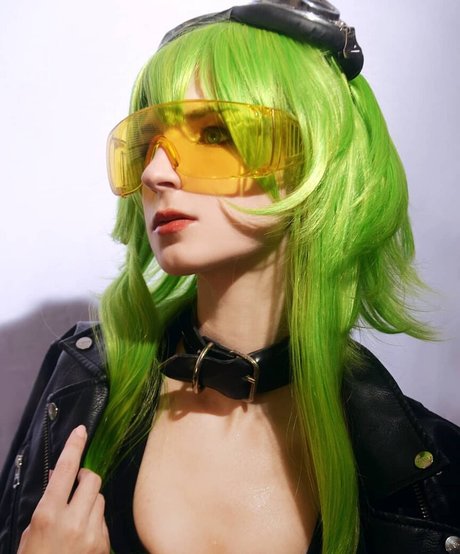 Holly White exclusive pornstar galleries