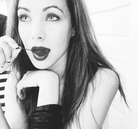 Ksenia Solo xxx actress gallery