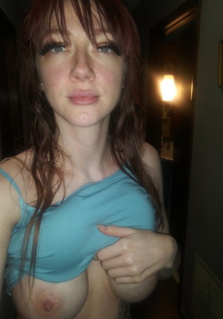 Karleigh Rogers porn star img