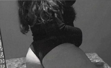 Draconiarv pretty pornstar pic