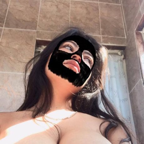 Paola Bustamante nude star image