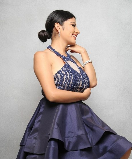 Paola Bustamante art model picture