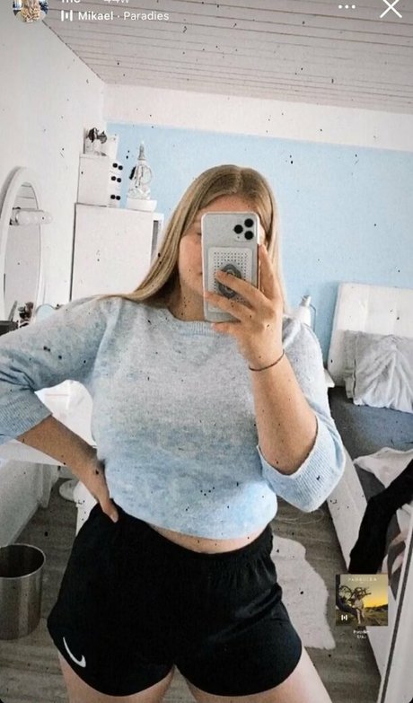 Aline Zwahlen star xxx image