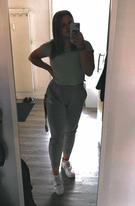 Aline Zwahlen star adult pic