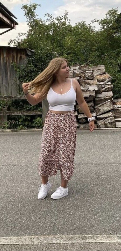 moms onlyfans free sexy images