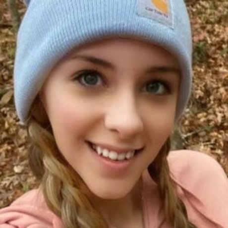 MountainMartini hot actress pic