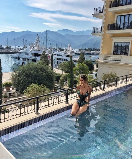 bodybuilder nude onlyfans free naked picture