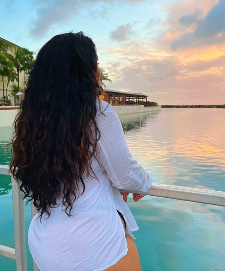 Sanjana beautiful actress pictures