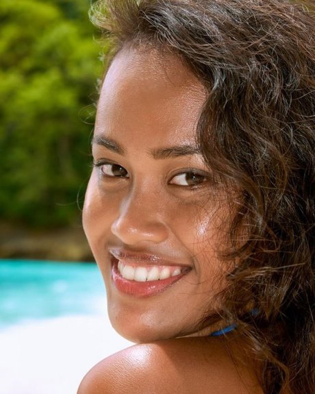 Kiana pix model porn gallery