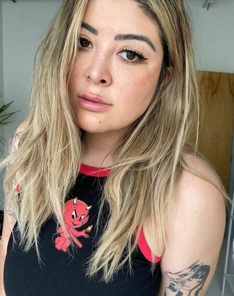 AshlynnArias pornstar nude photos