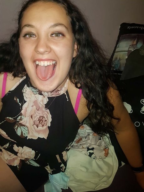 cumslut val star photo