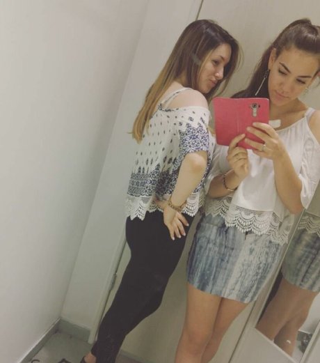 Sara Avni art model photos