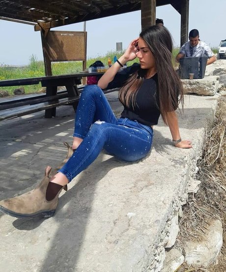 Sara Avni adult star img