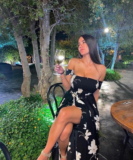 Sara Avni nudes model images