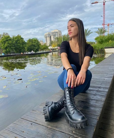 Sara Avni pornstar sex gallery