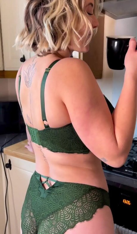 fullerbustbestie xxx pornstar img