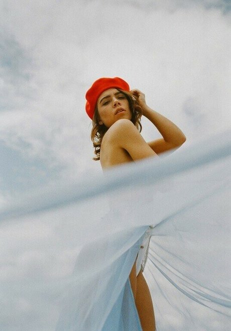 Peacelynn model free photo