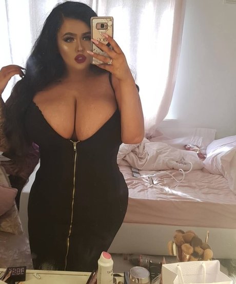 Megan Carys Gomer star hd photos