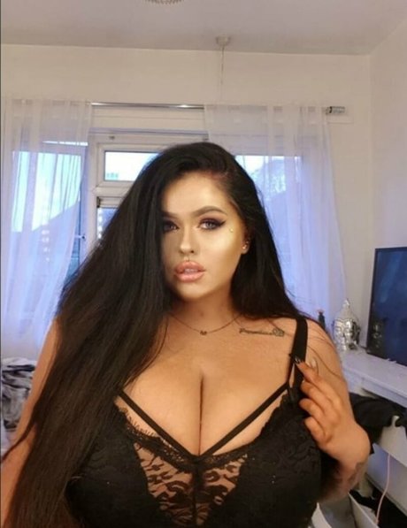 Megan Carys Gomer adult star gallery