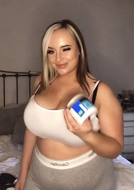 Smophs92 erotic model pic