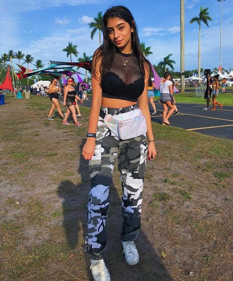 Antoenella model hd photos