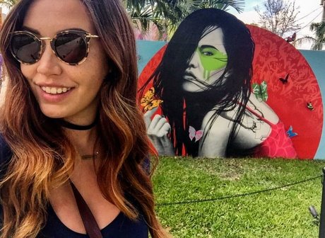 tattooed shemale onlyfans free photo