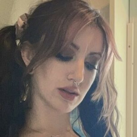 Lindsey Lusk model adult images