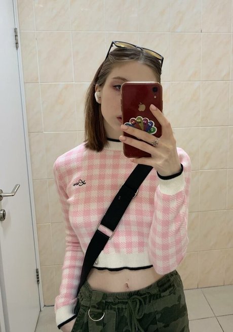 soft lil girl erotic actress image