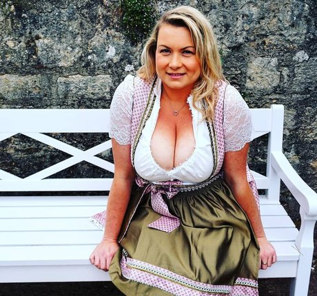 pati rose_ sexy actress picture