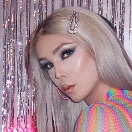 Naomib93 hot star photo