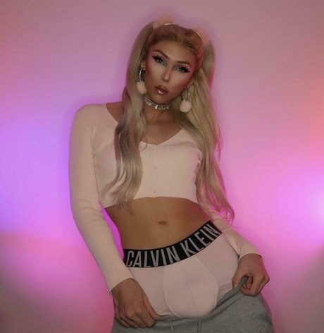 Naomib93 nice actress images