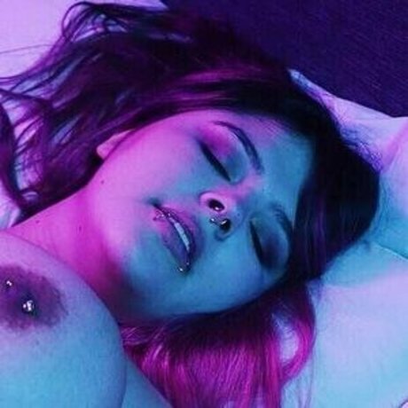 Lilbolise nudes model image