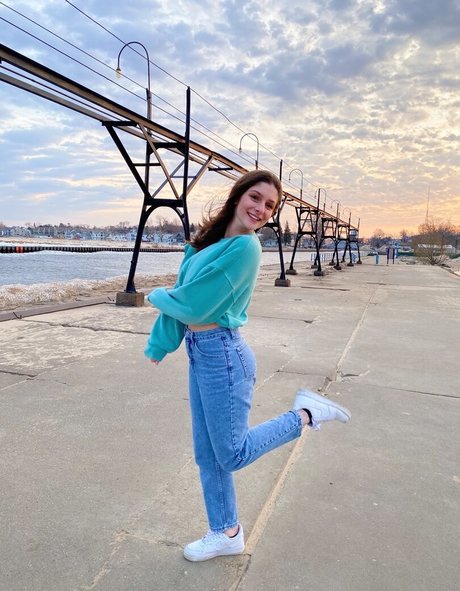 Efiyenia Stavropoulos star beautiful img