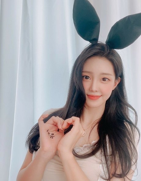 tamimi pornographic model img